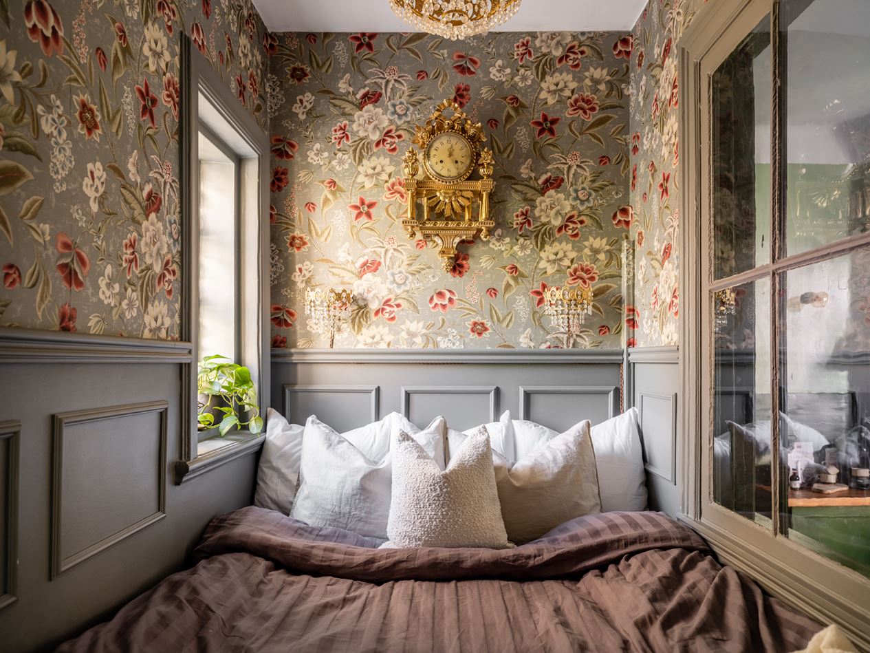 petite chambre avec papier-peint décoration vintage petite chambre avec papier-peint décoration vintage