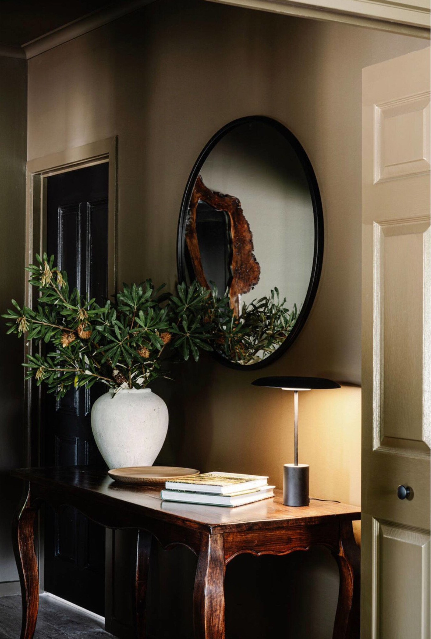 entrée murs couleur bronze décoration rustique chic entrée murs couleur bronze décoration rustique chic