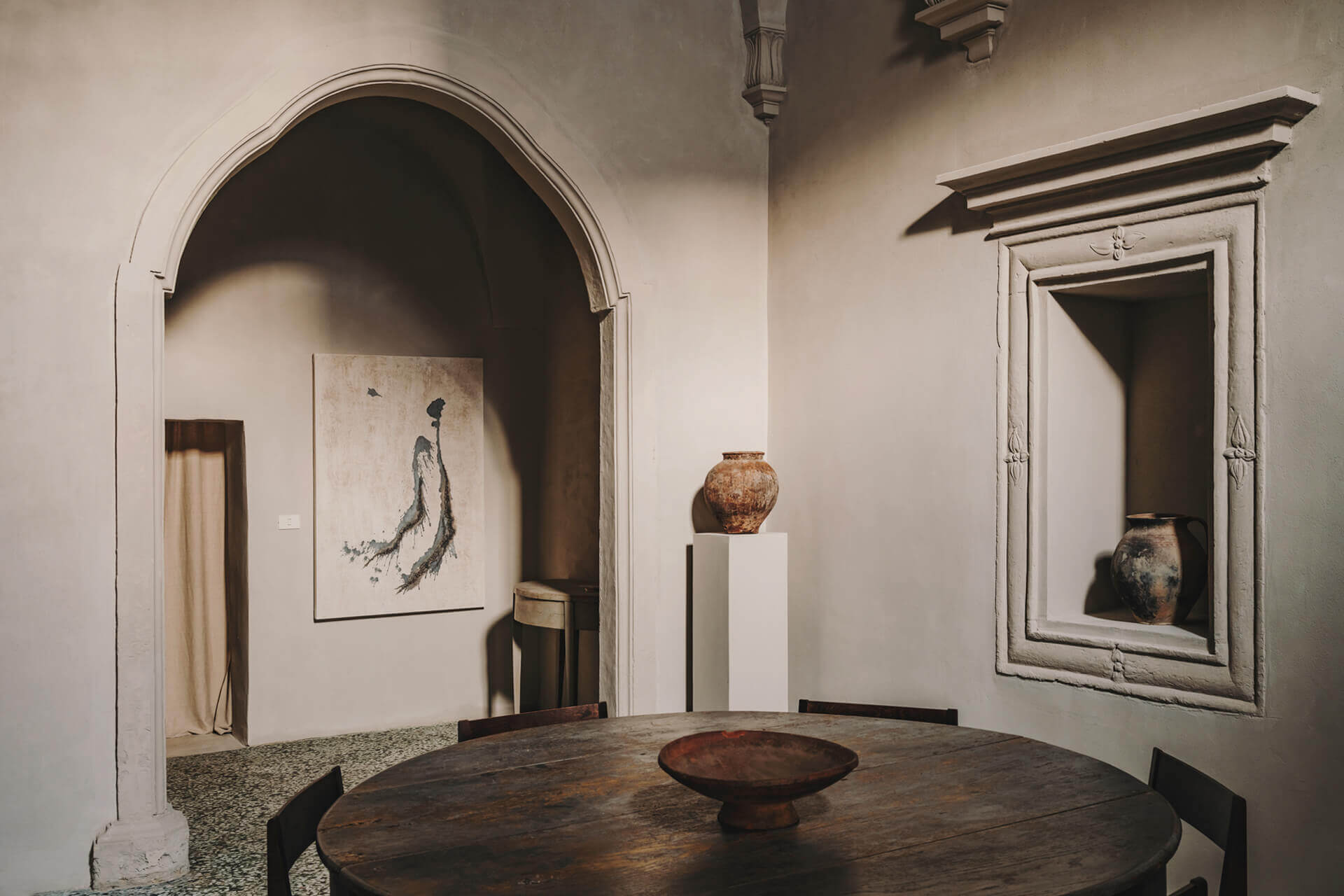 salle à manger avec arche