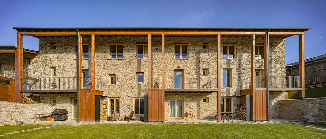 maison en pierres rénovée et agrandie