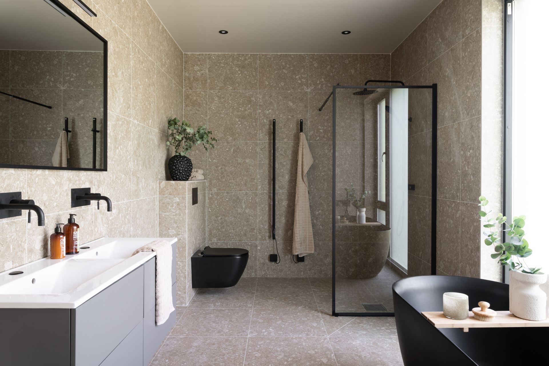salle de bain design grise
