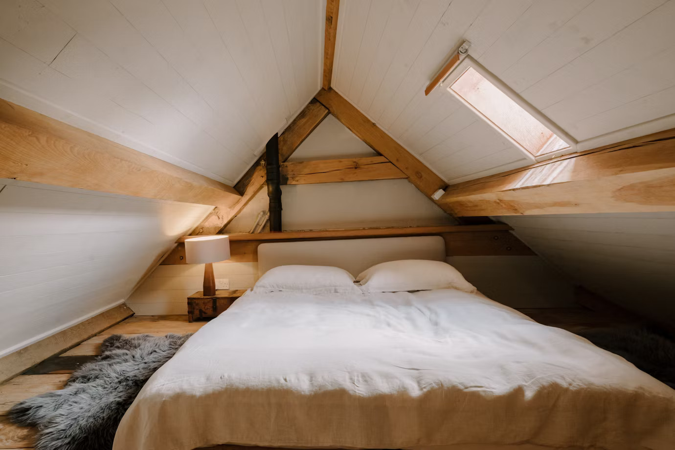 chambre mansardée avec poutres chambre mansardée avec poutres