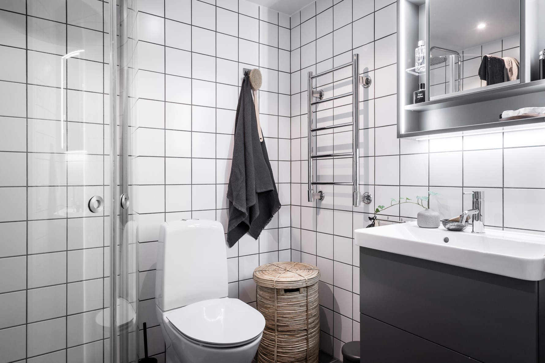 salle de bain blanche