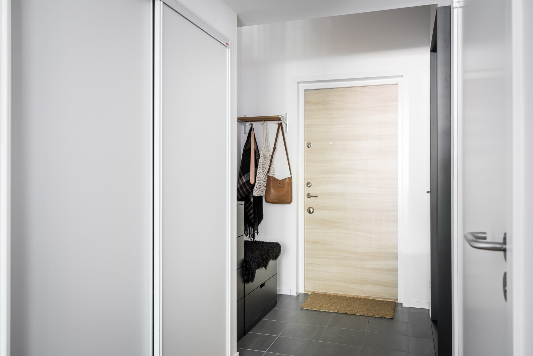 entrée avec placard décoration scandinave