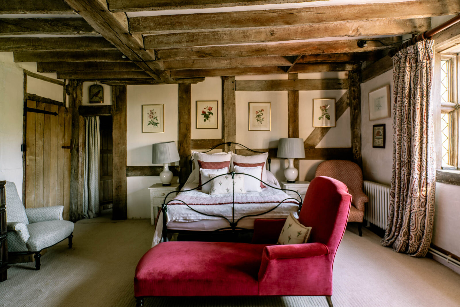 chambre avec poutres maison ancienne style Tudor Angleterre chambre avec poutres maison ancienne style Tudor Angleterre