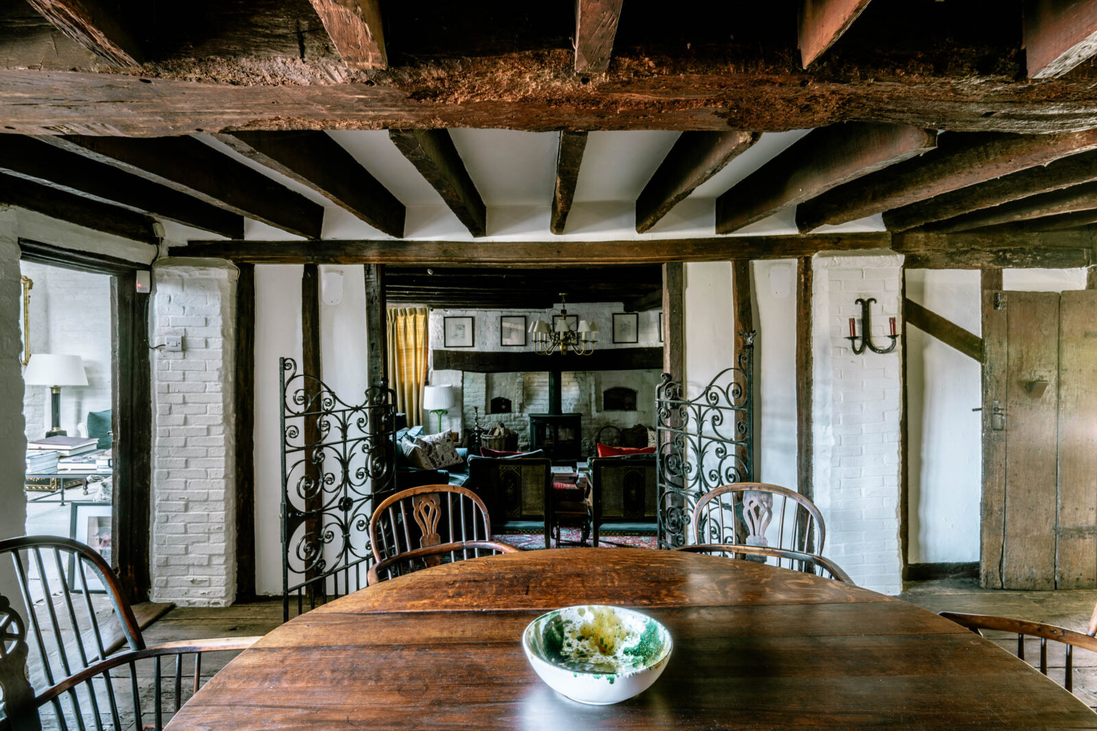 salle à manger avec poutres maison ancienne style Tudor Angleterre salle à manger avec poutres maison ancienne style Tudor Angleterre