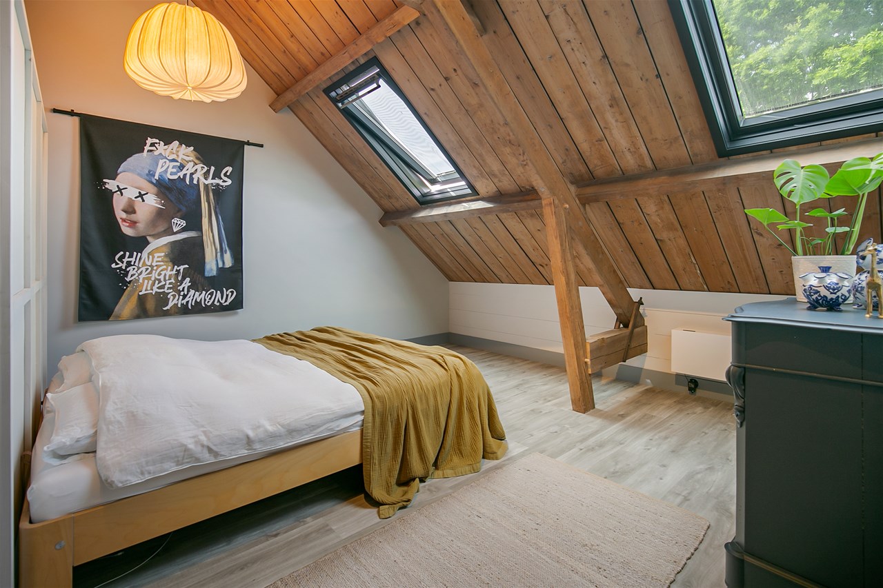 chambre dans combles maison ancienne décoration contemporaine