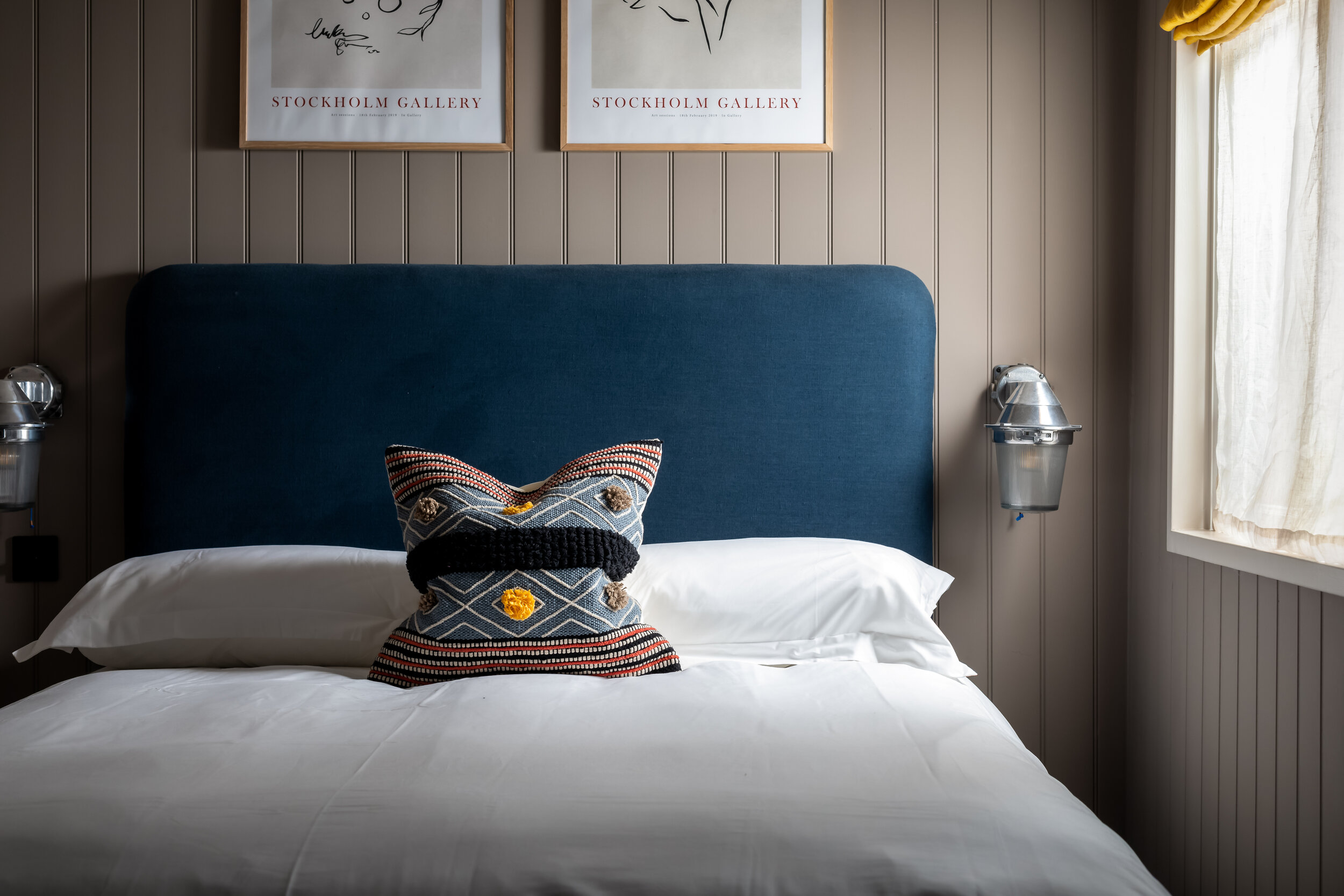 chambre lambris gris