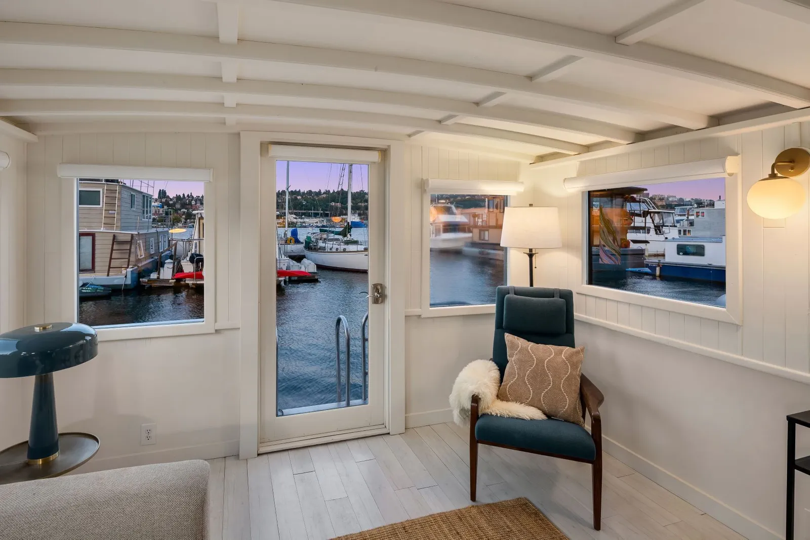 salon houseboat petite maison 46m2 salon houseboat petite maison 46m2