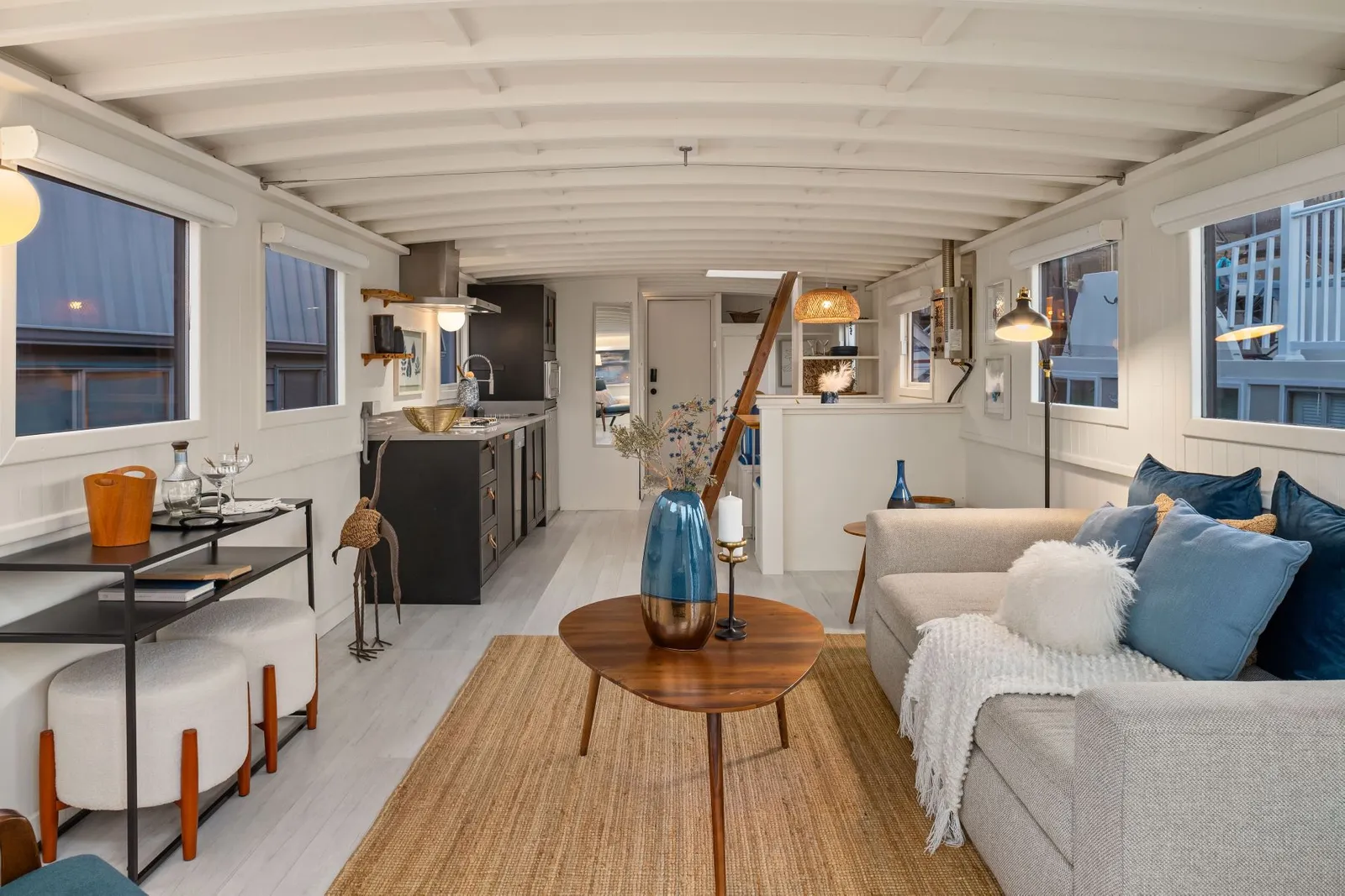 salon et cuisine houseboat petite maison 46m2 salon et cuisine houseboat petite maison 46m2