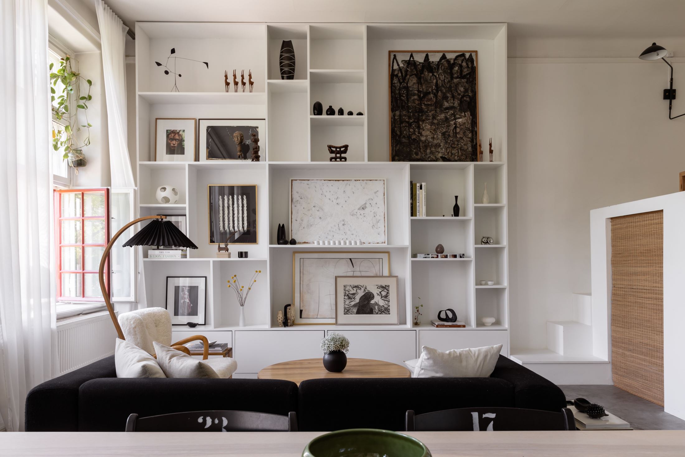bibliothèque toute hauteur dans salon