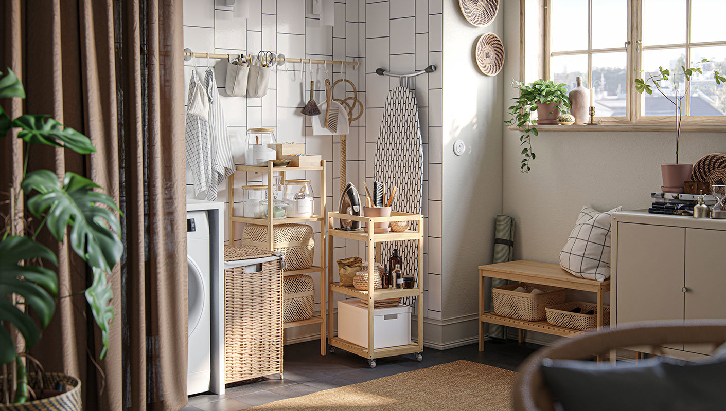 salle de bain blanc et bois IKEA