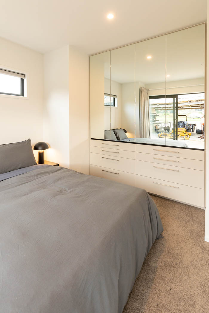 chambre avec placard miroir