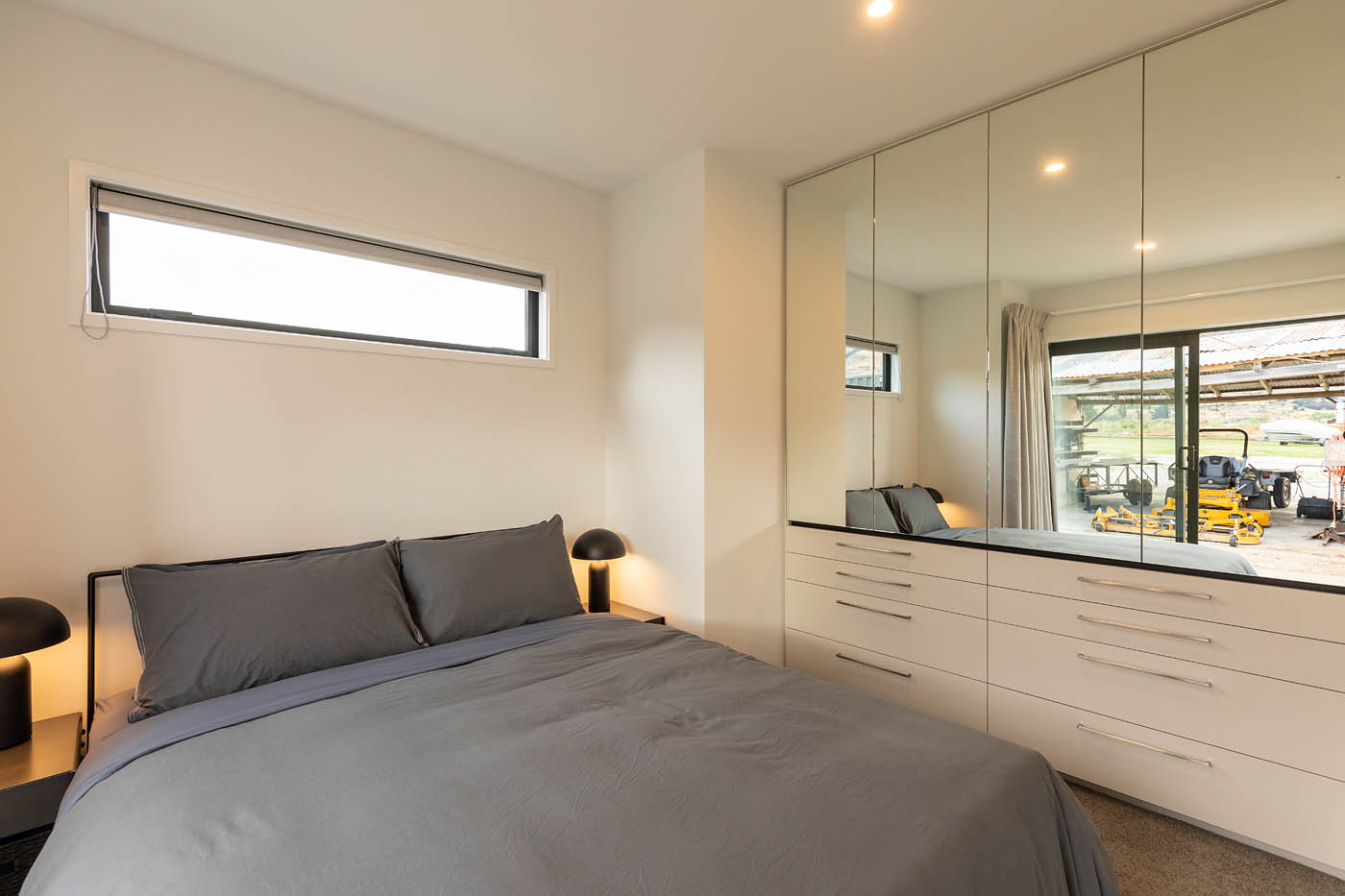 chambre avec placard miroir