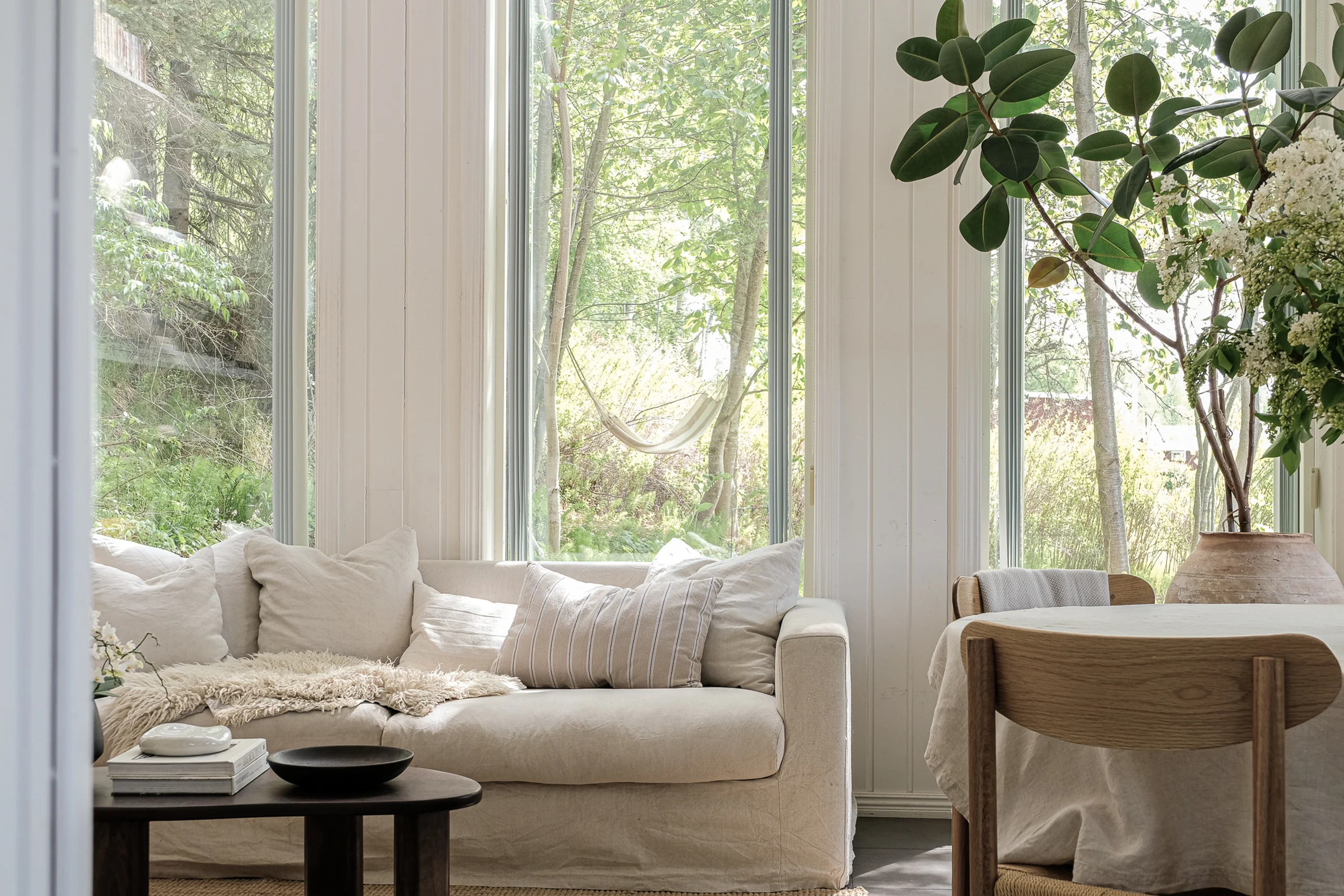 salon maison en bois décoration scandinave