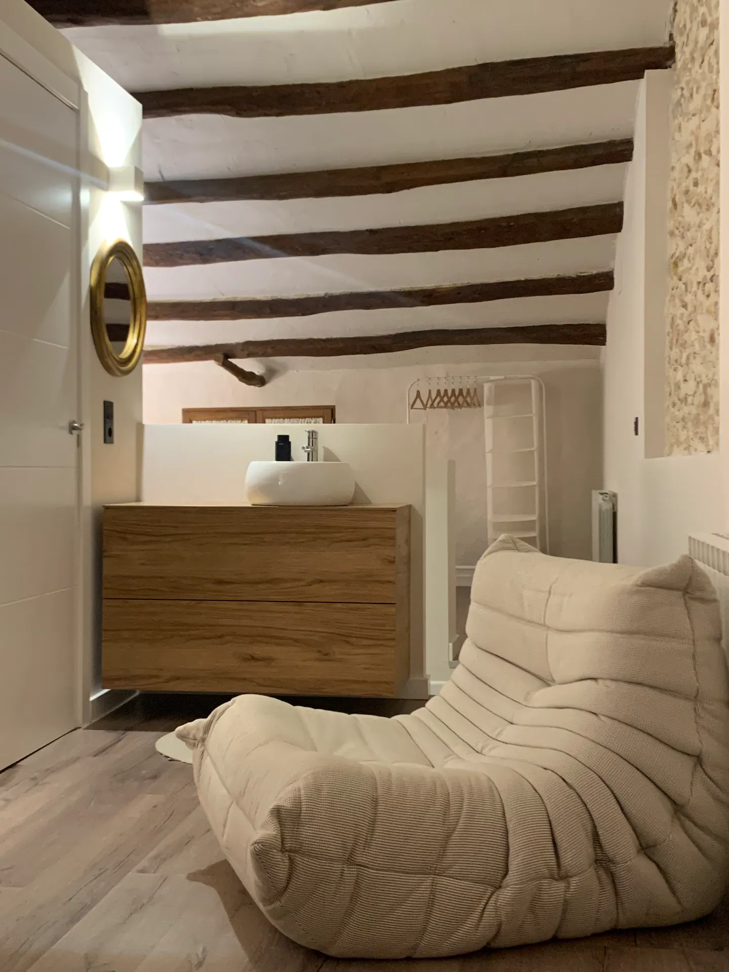 salle de bain avec poutres salle de bain avec poutres