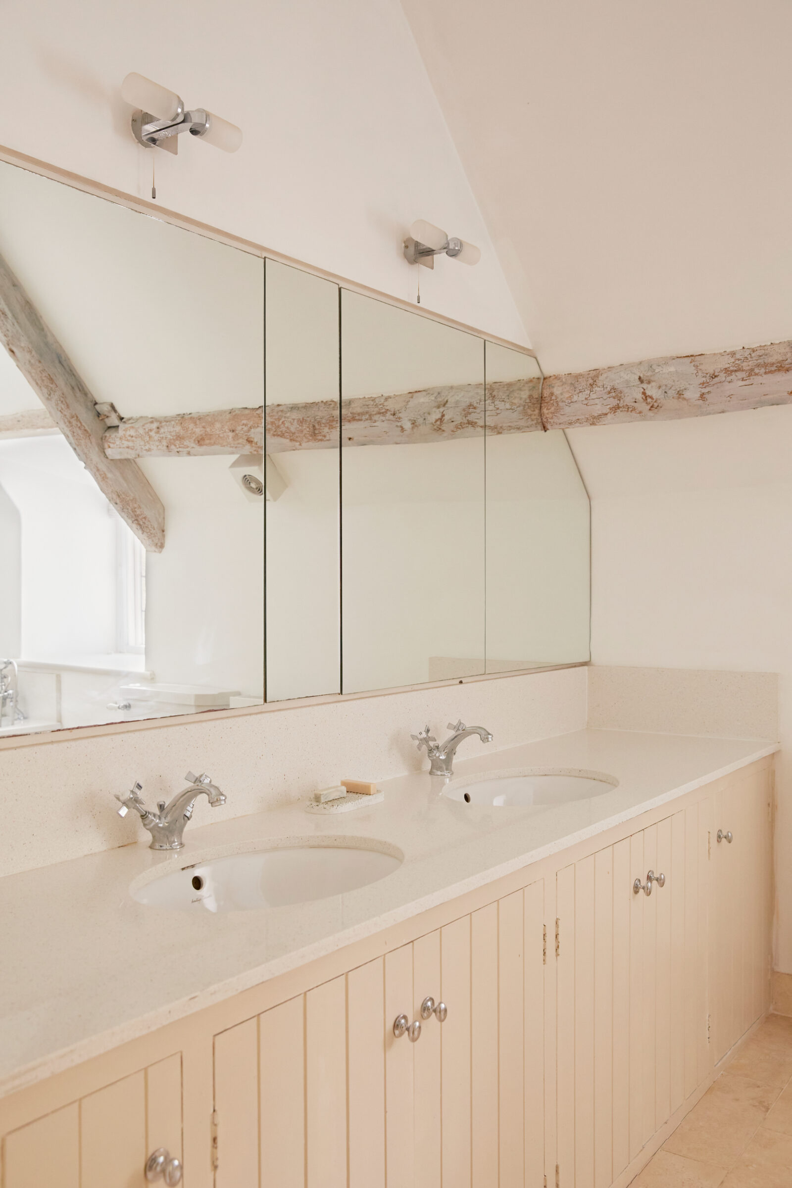 salle de bain avec poutres décoration rustique chic salle de bain avec poutres décoration rustique chic