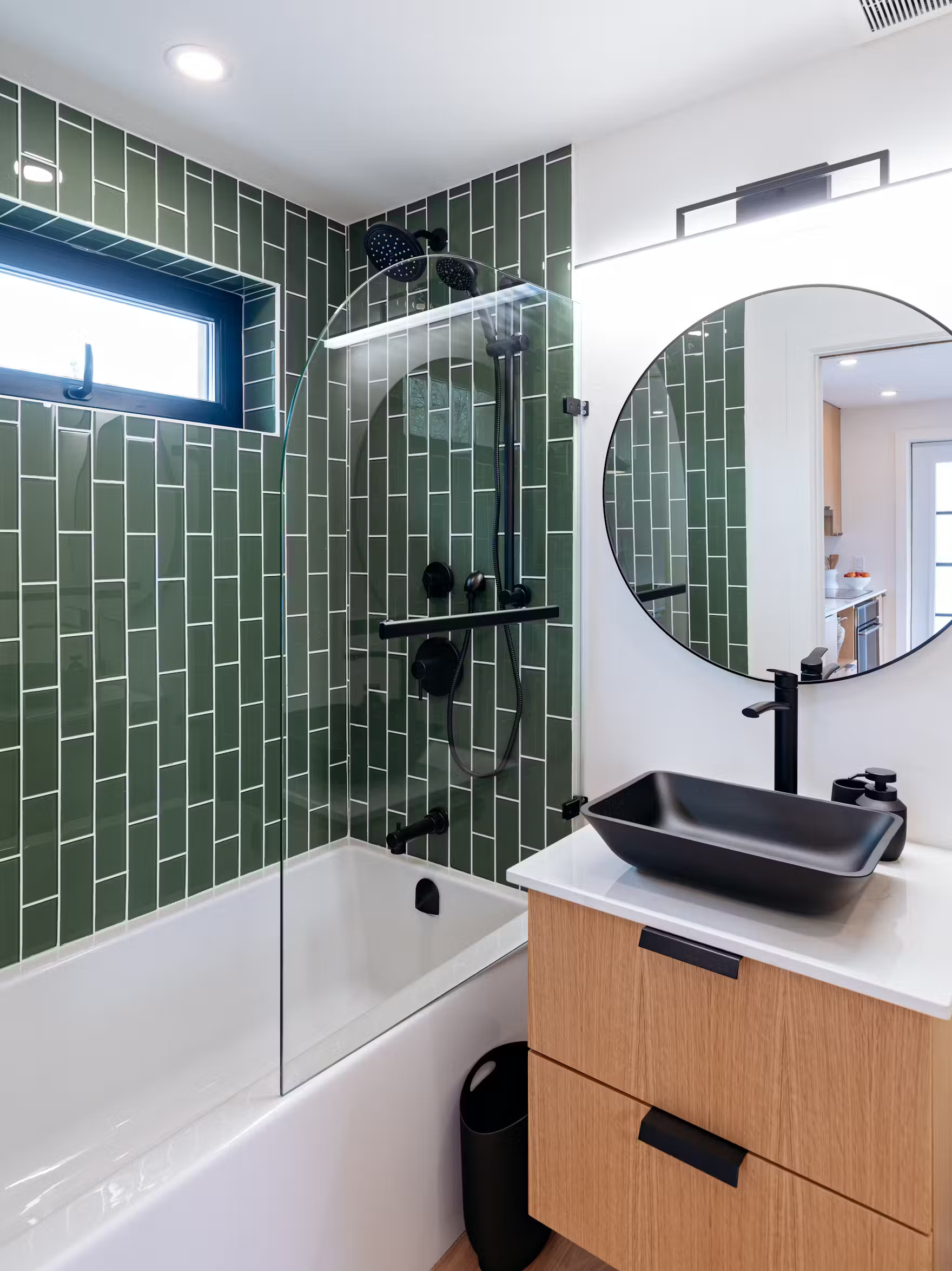 salle de bain carrelage vert
