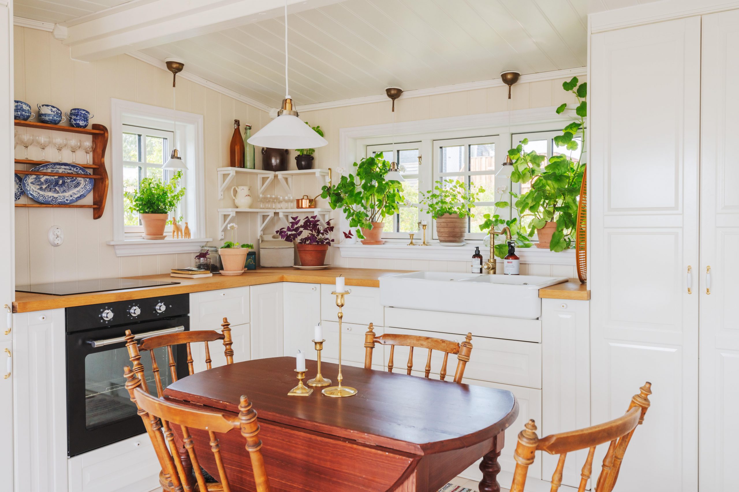 cuisine blanche décoration vintage mini maison 25m2