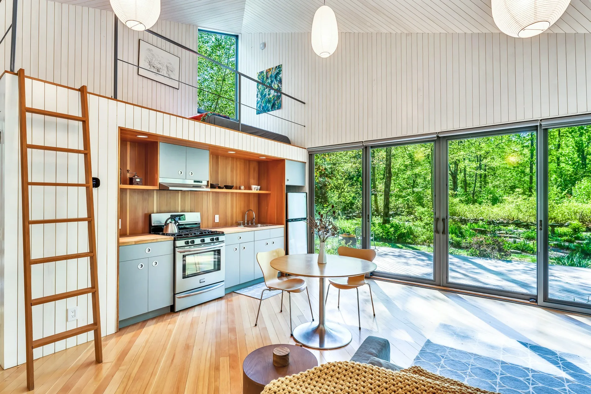 cuisine bleue petite maison en bois 54m2