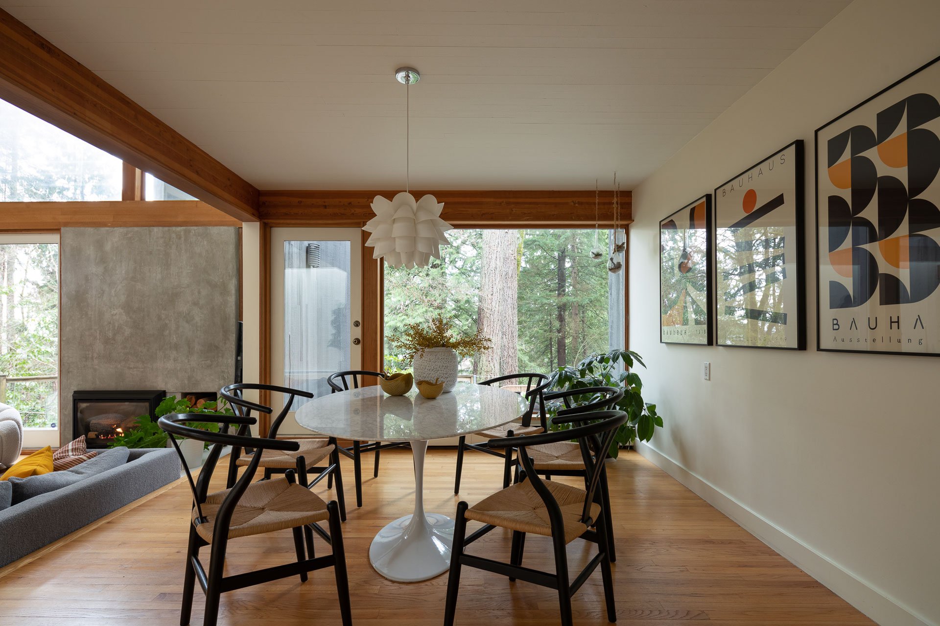 salle à manger avec table knoll