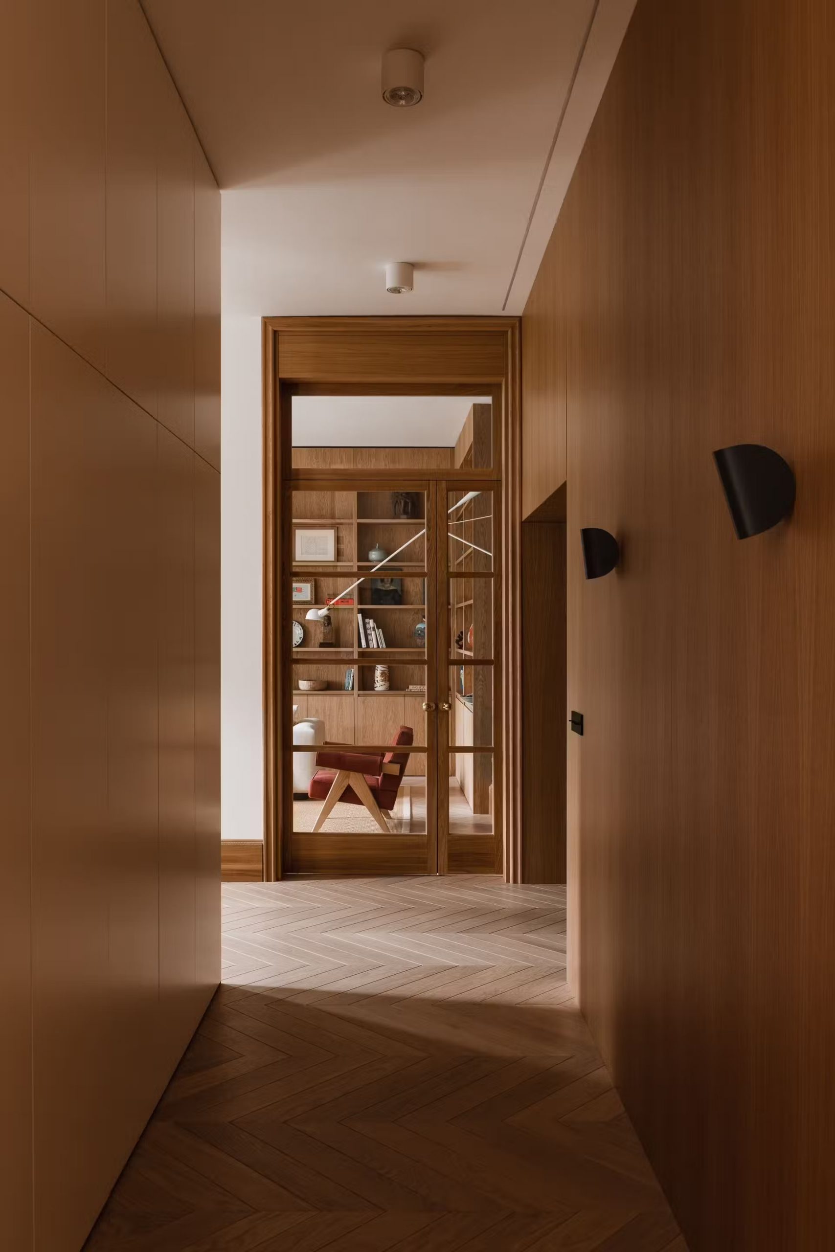 couloir parquet à chevrons