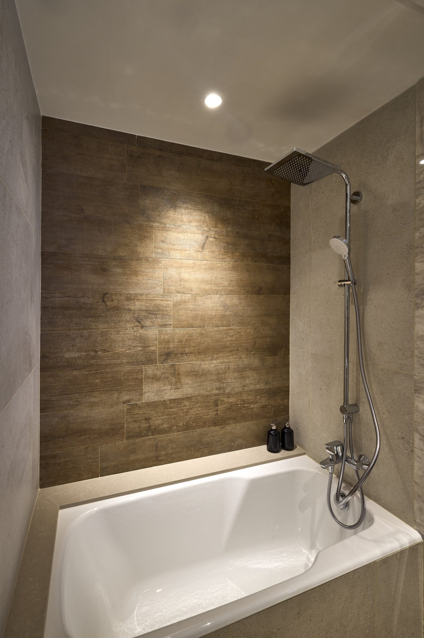 salle de bain carrelage imitation bois