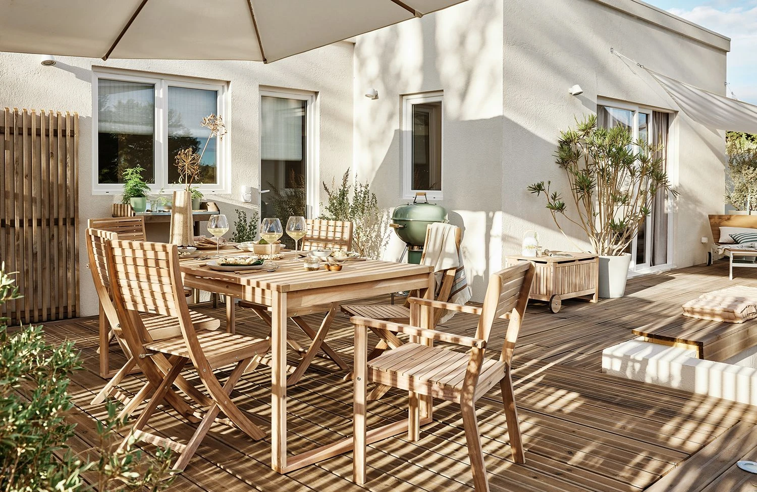 salle à manger bois sur terrasse en bois Leroy Merlin