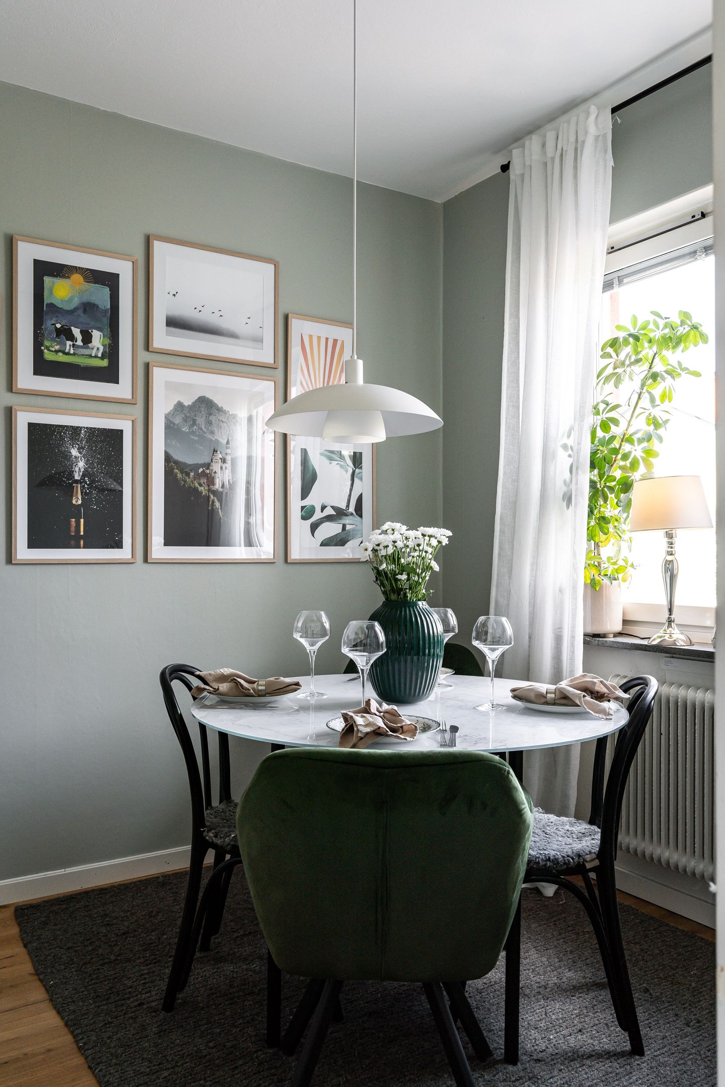 salle à manger verte décoration scandinave