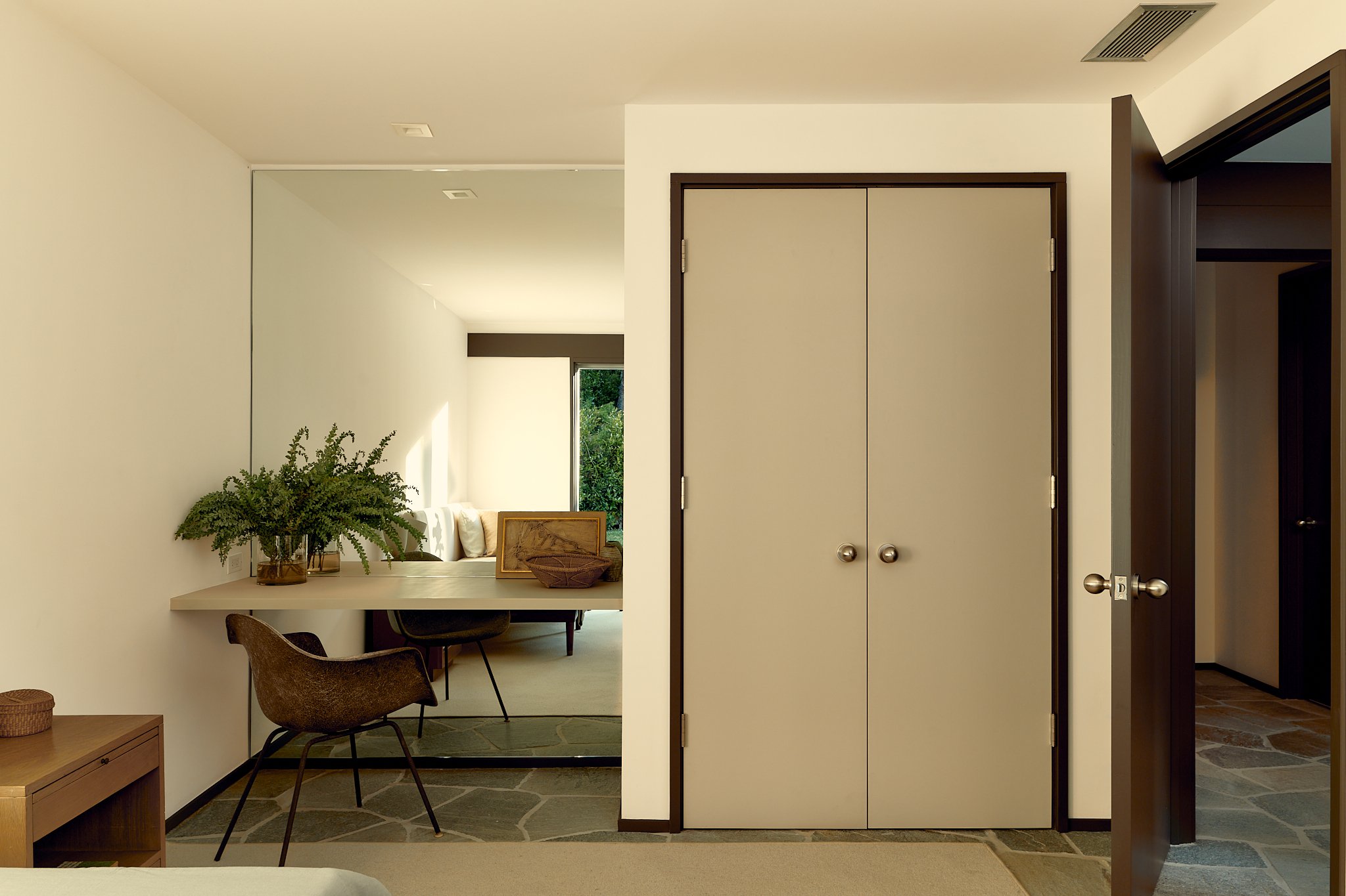 espace bureau dans chambre
