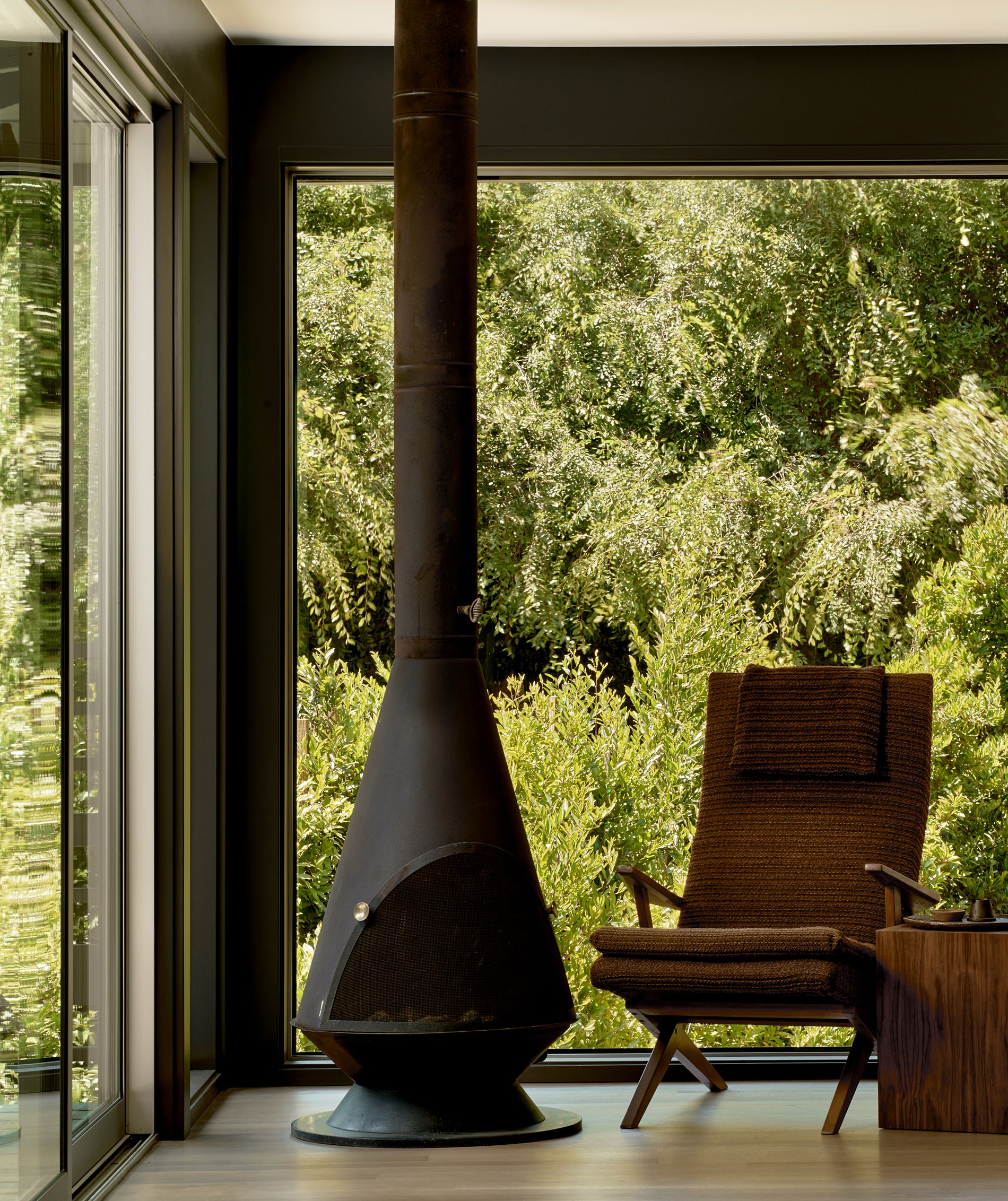 salon avec cheminée maison contemporaine