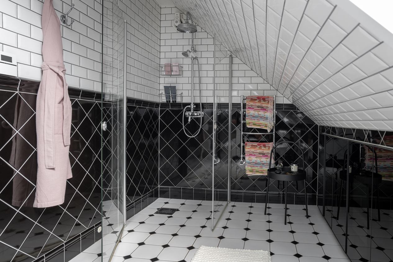 salle de bain carrelage cabochons