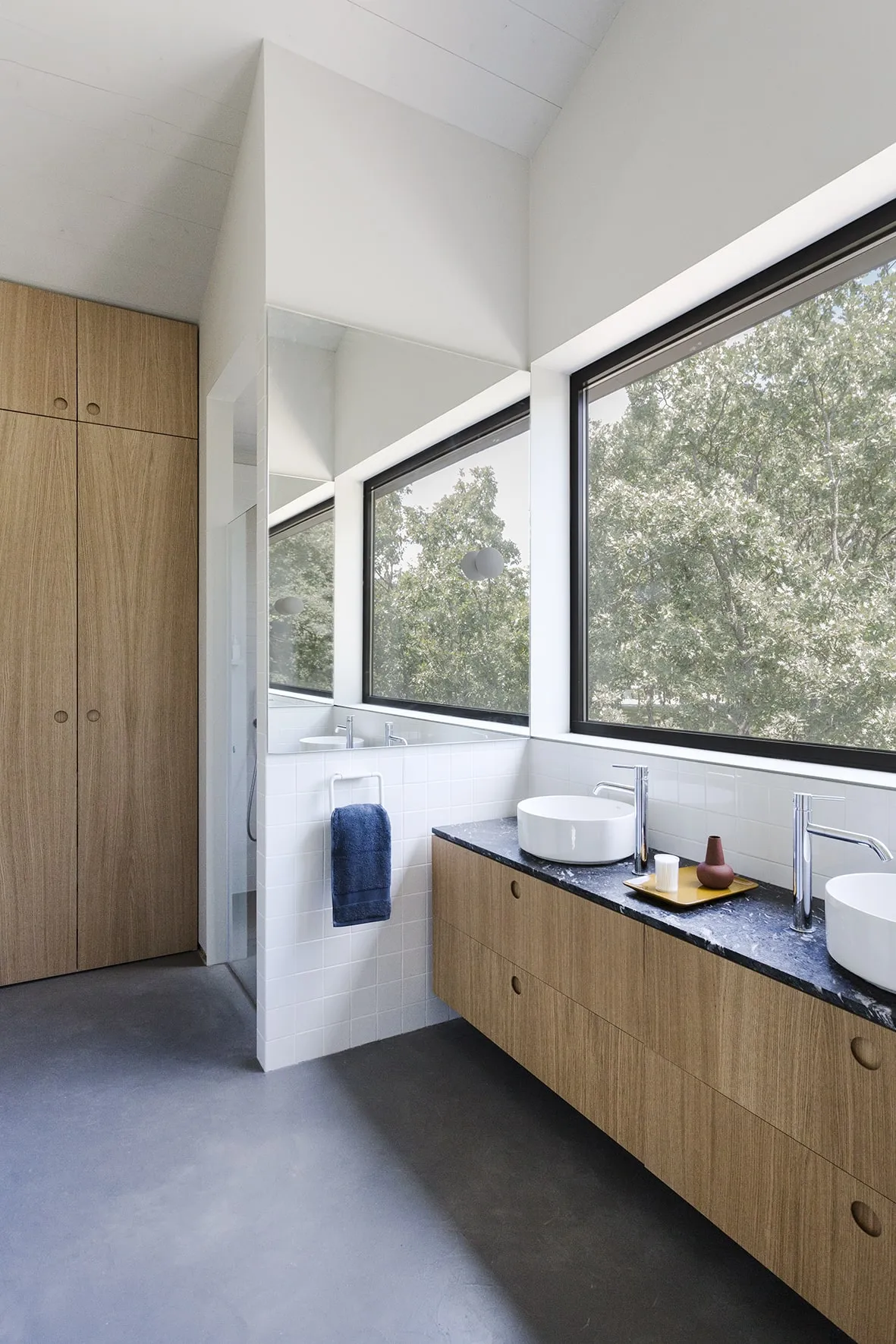 salle de bain mobilier IKEA personnalisé par CUBRO salle de bain mobilier IKEA personnalisé par CUBRO