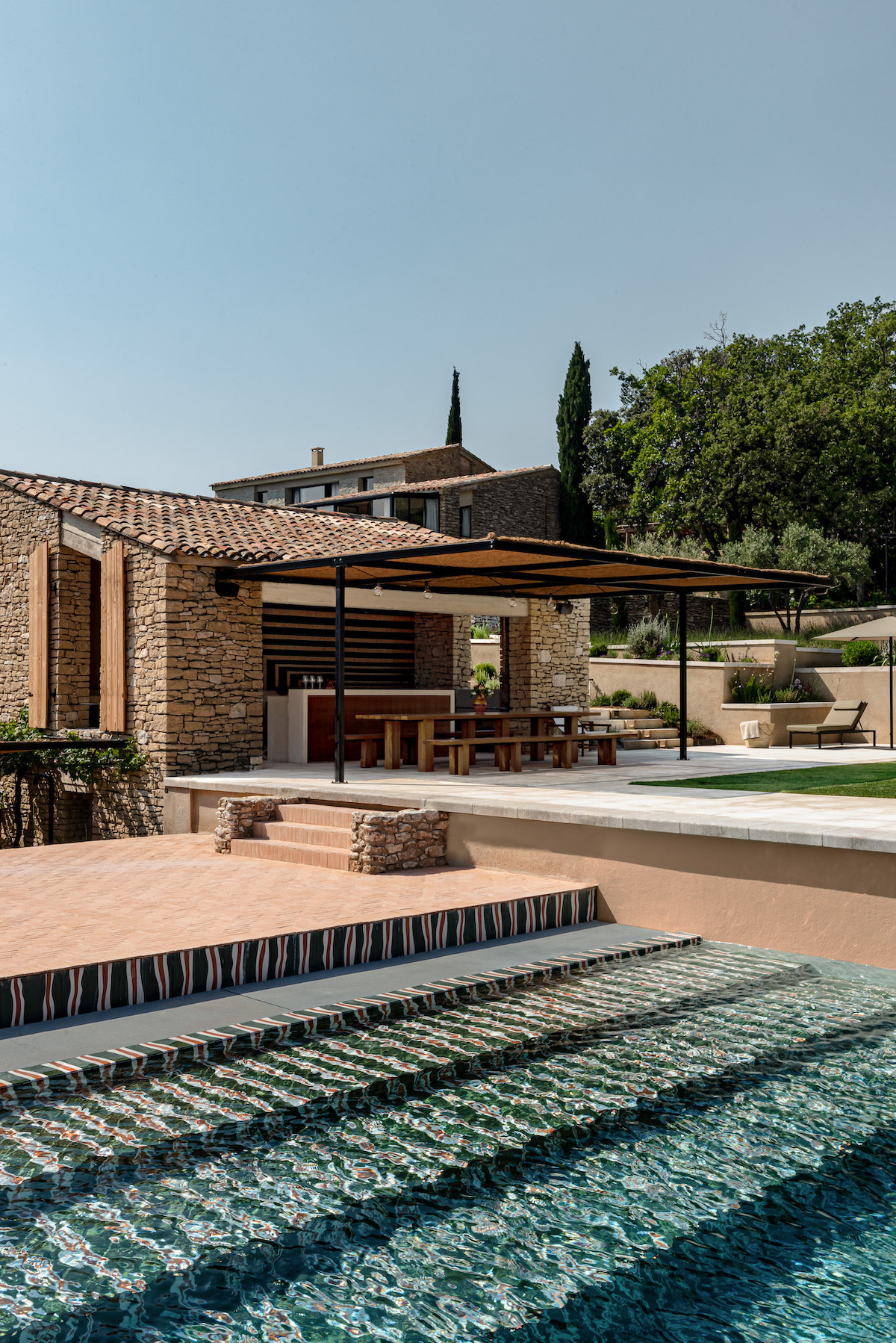 piscine et pergola maison à Gordes en pierres Les Hauts de Gordes piscine et pergola maison à Gordes en pierres Les Hauts de Gordes