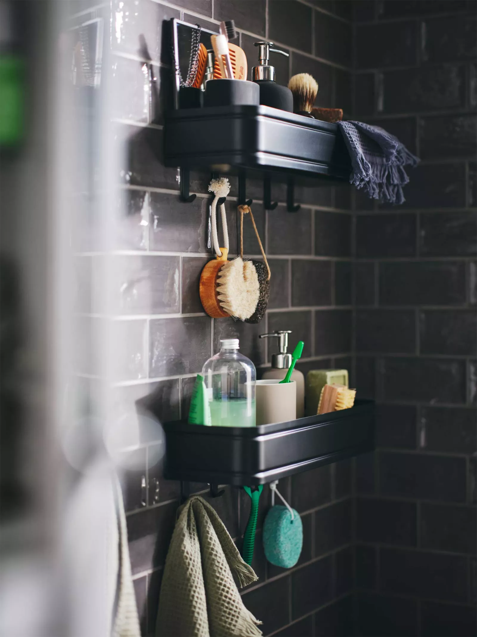 étagère métal noir salle de bain IKEA