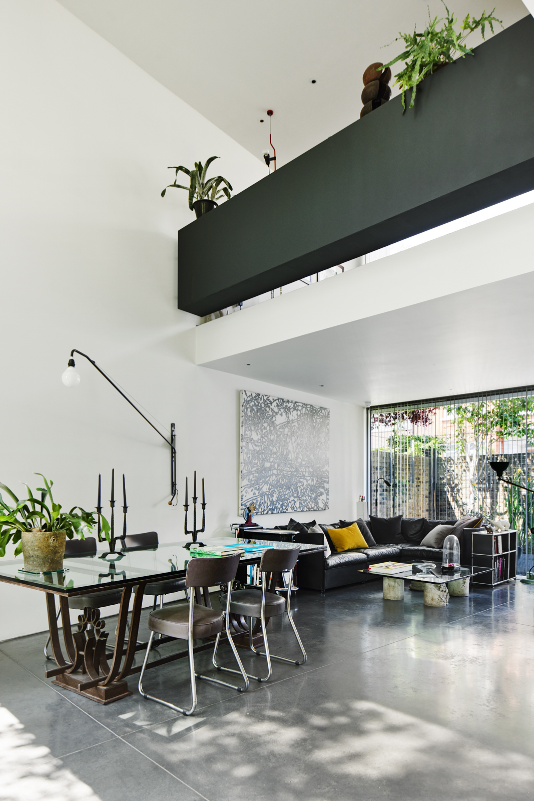 salon double hauteur avec mezzanine