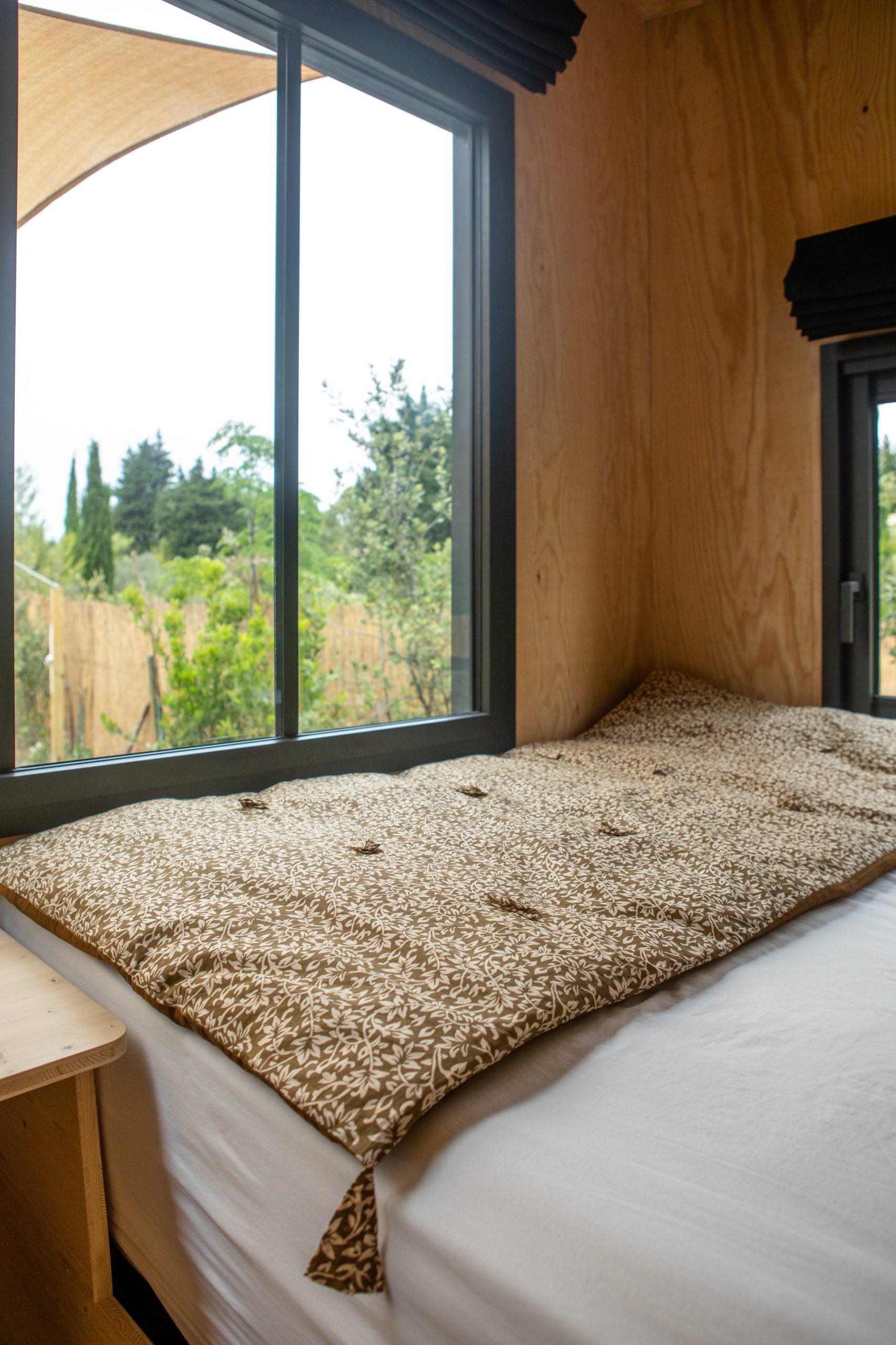 chambre murs bois
