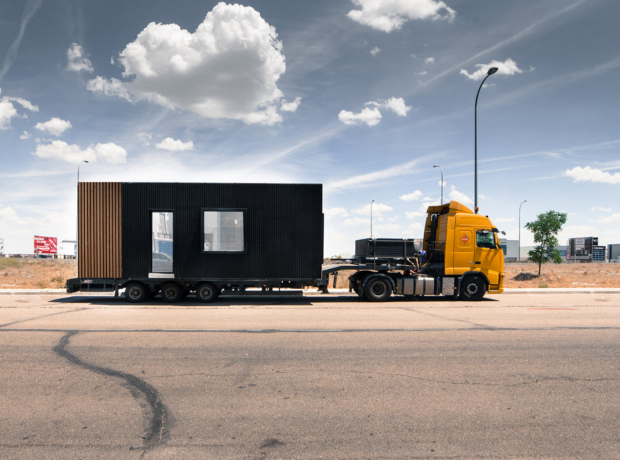 livraison sur camion maison préfabriquée modulaire studio 2030 livraison sur camion maison préfabriquée modulaire studio 2030