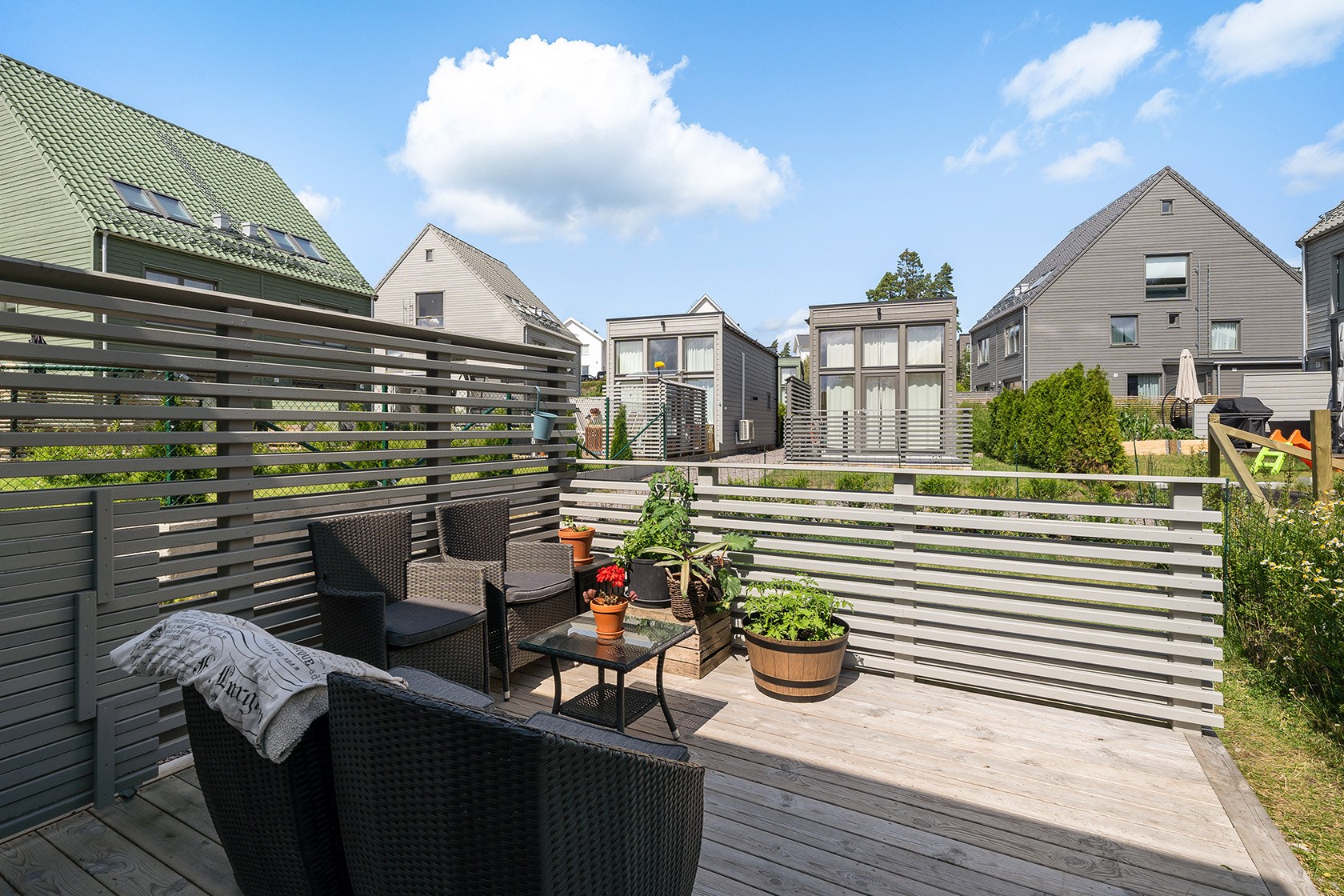terrasse bois mini maison 25m2