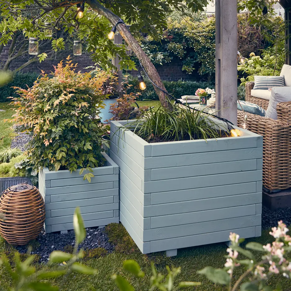 bac à plantes en bois