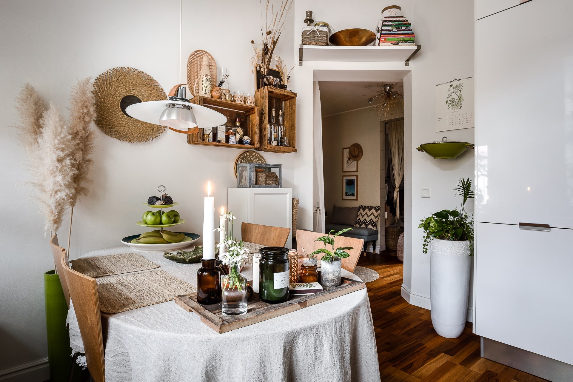 espace repas dans cuisine décoration scandinave