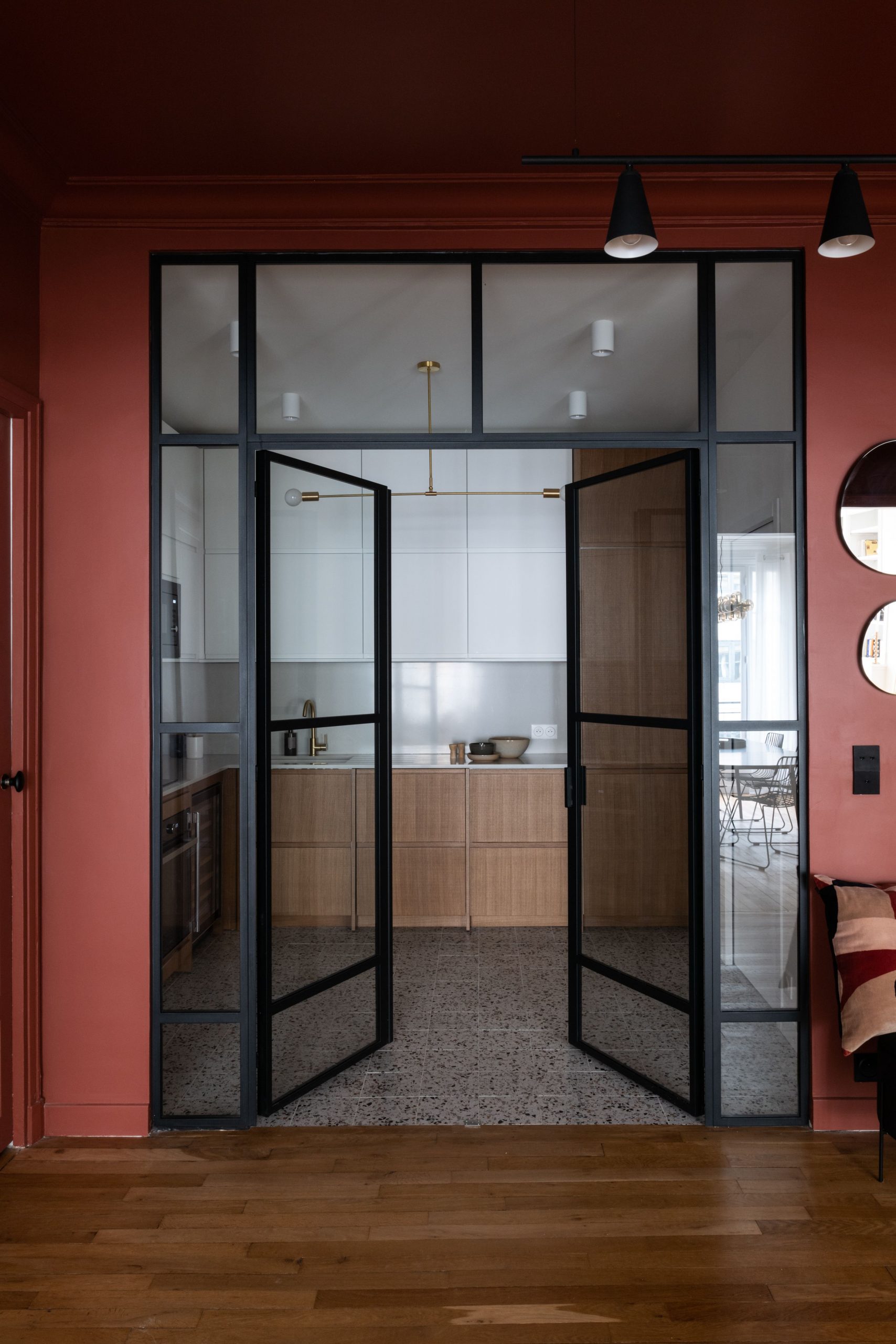 entrée avec verrière cuisine décoration contemporaine entrée avec verrière cuisine décoration contemporaine