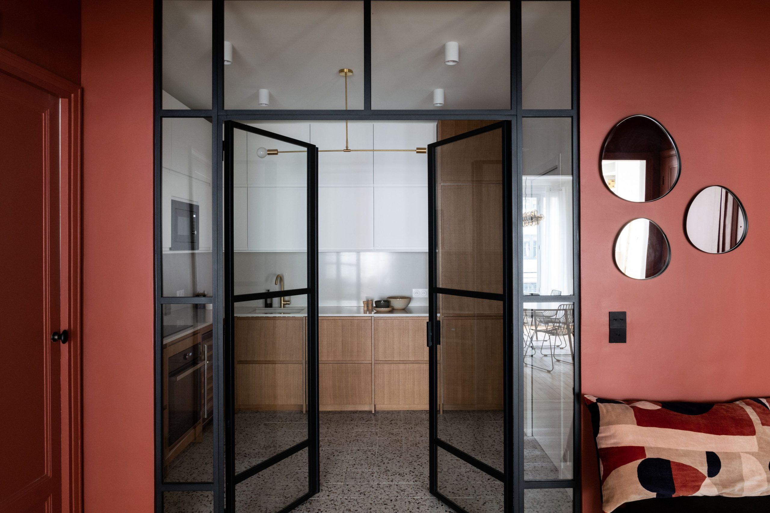 entrée avec verrière cuisine décoration contemporaine entrée avec verrière cuisine décoration contemporaine
