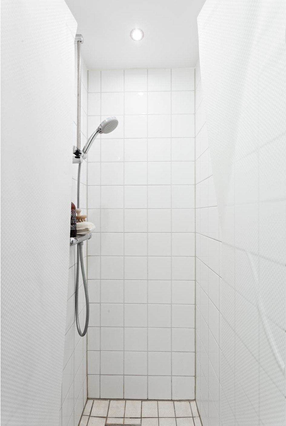douche carrelage blanc