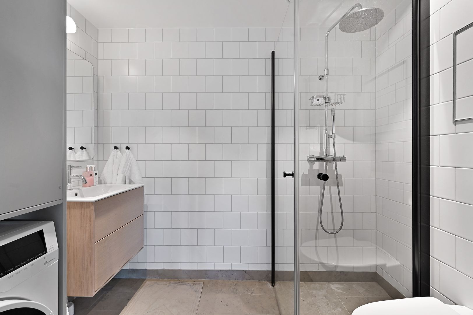 salle de bain blanche et bois appartement 56m2 décoration design salle de bain blanche et bois appartement 56m2 décoration design
