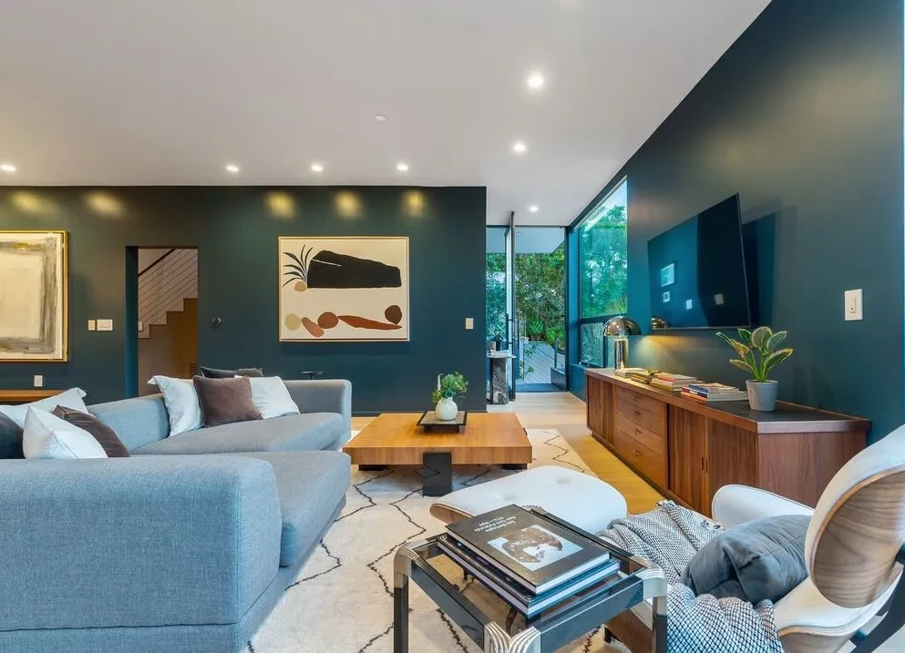 salon canapé bleu maison contemporaine