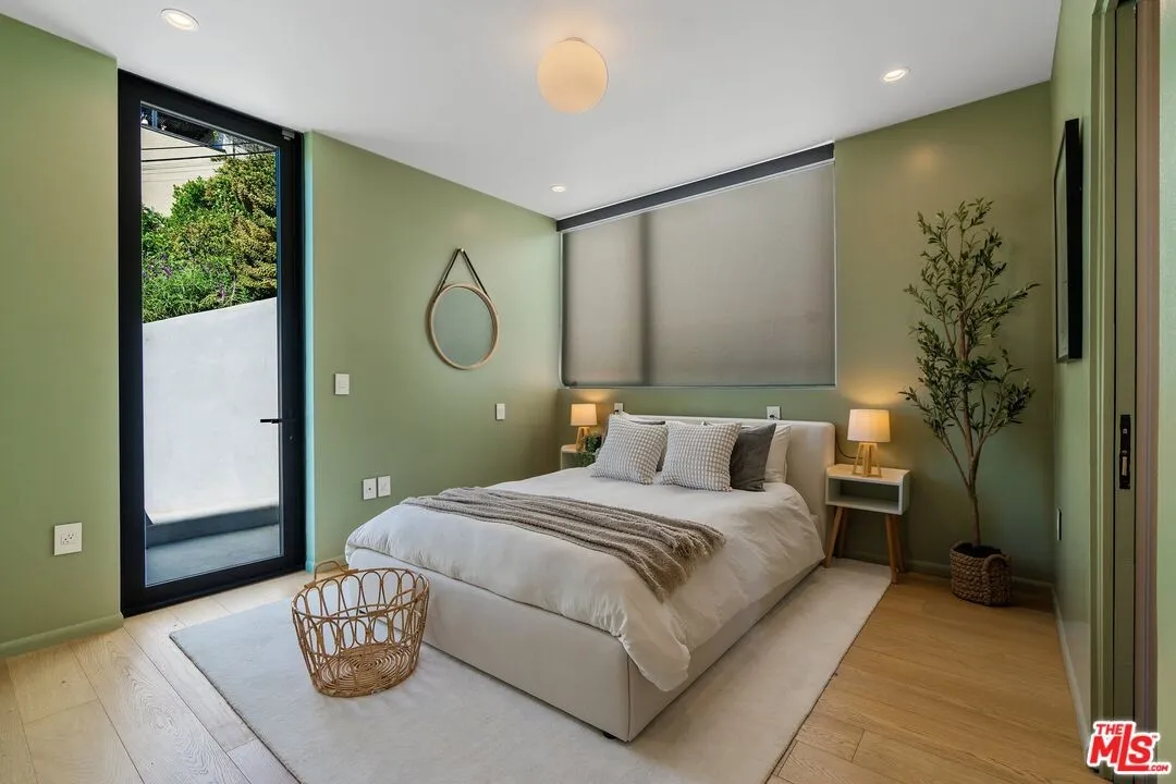 chambre murs verts maison contemporaine