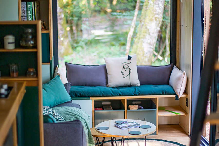 salon Inspire tiny house en bois