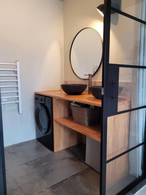 salle de bian bois et acier noir maison 60m2 salle de bian bois et acier noir maison 60m2