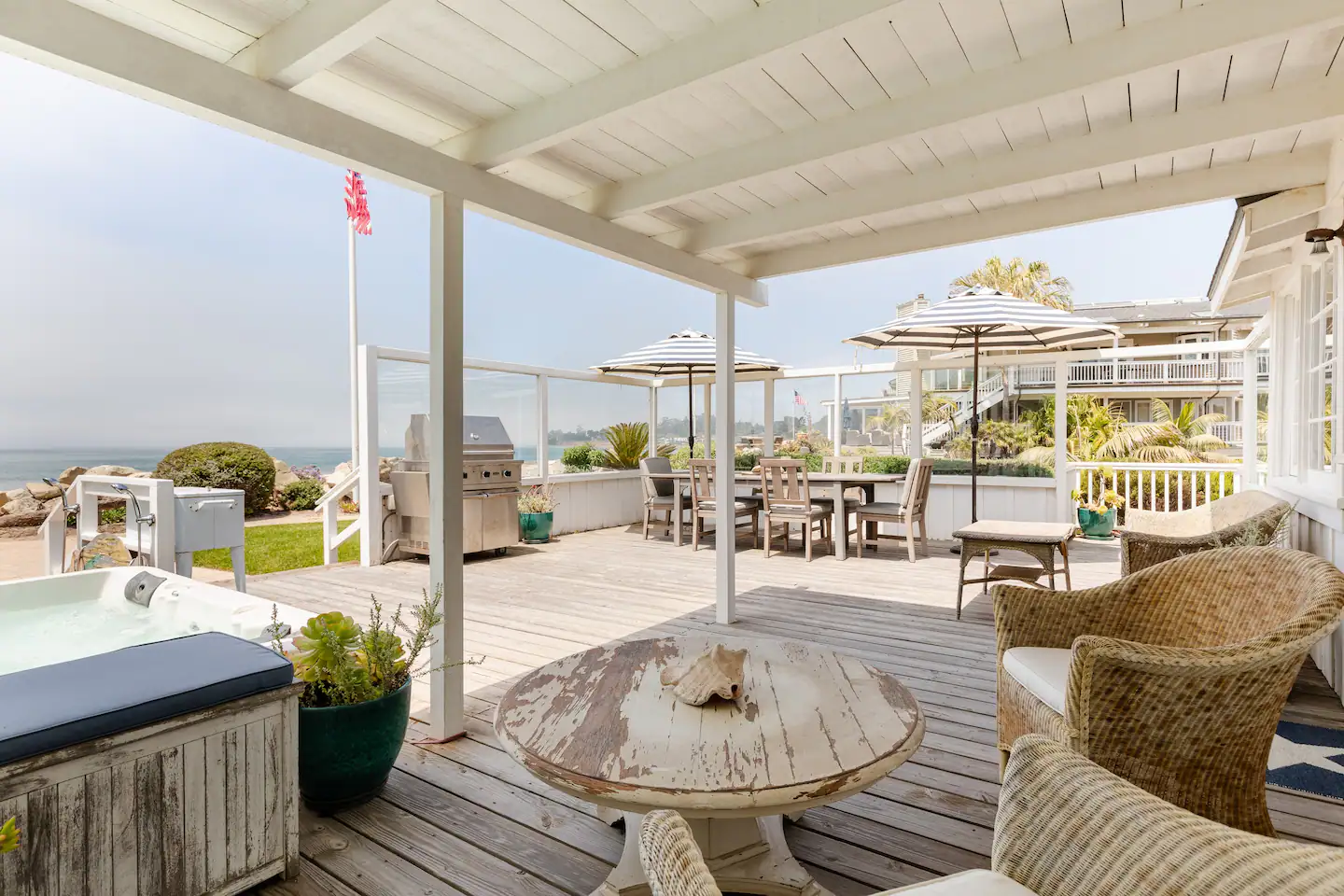 terrasse maison de plage de Mila Kunis et Ashton Kutcher Californie terrasse maison de plage de Mila Kunis et Ashton Kutcher Californie